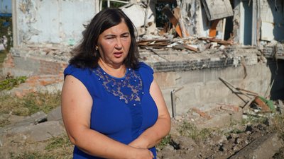 Чотири місяці після ракетного удару РФ по передмістю Дніпра: історії жителів зруйнованого під’їзду