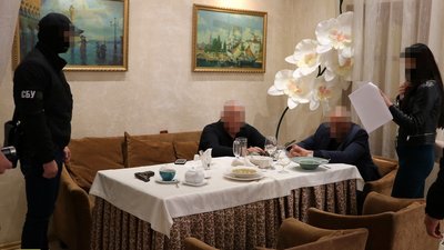 Торгівля посадами: СБУ опублікувала відео затримання у Харкові