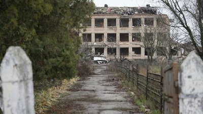 "У нас багато тут людей поховані у дворах". Як живуть люди у Посад-Покровському після звільнення Херсона "У нас багато тут людей поховані у дворах". Як живуть люди у Посад-Покровському після звільнення Херсона