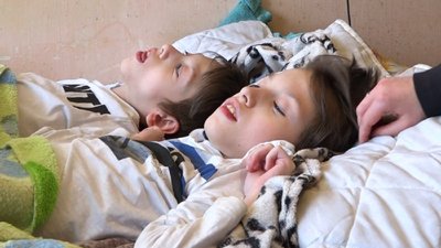 "На руках виносили дітей з ДЦП". Як до Чернівців евакуювалась сім'я з Бучі