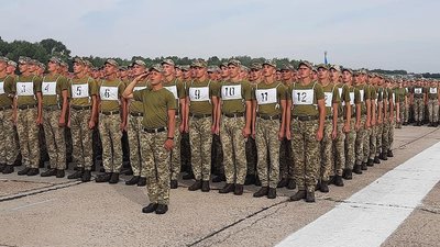 Курсанти Житомирщини тренуються, аби взяти участь у параді до 30-річчя Незалежності України Курсанти Житомирщини тренуються, аби взяти участь у параді до 30-річчя Незалежності України