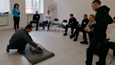 Як реанімувати людину та зупинити кровотечу вчили кропивницьких рятувальників