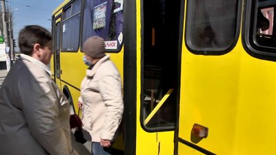 Маршрутки до 23 години у Херсоні: як ставляться до цього водії та жителі обласного центру Маршрутки до 23 години у Херсоні: як ставляться до цього водії та жителі обласного центру