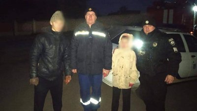 На Київщині двоє підлітків застрягли на замерзлій річці На Київщині двоє підлітків застрягли на замерзлій річці