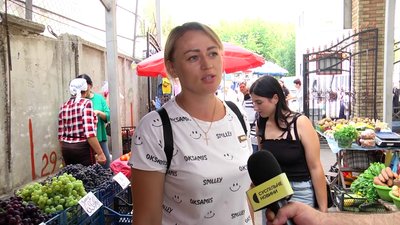 До 110 гривень за кілограм – дині на ринках Житомира в цьому році коштують вдвічі дорожче, ніж торік До 110 гривень за кілограм – дині на ринках Житомира в цьому році коштують вдвічі дорожче, ніж торік