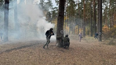 48-годинна програма для цивільних: на Черкащині завершився курс підготовки громадян до нацспротиву