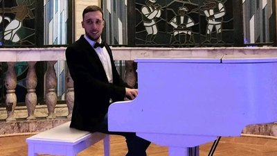 Переселенець з Маріуполя написав пісню про Скрябіна Переселенець з Маріуполя написав пісню про Скрябіна