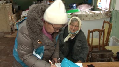 Немає ні лікарні, ні аптеки: мобільна бригада лікарів працює в одному з сіл Черкащини