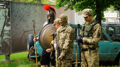У Дніпрі на музейному святі просто неба збирали кошти для допомоги українській армії – фоторепортаж