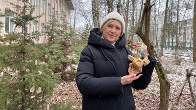 Смаколики із зерна: тернопільські школярі прикрашають дерева Смаколики із зерна: тернопільські школярі прикрашають дерева