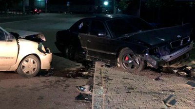 Один втік, інший у лікарні: в Луцьку шукають чоловіка, який скоїв аварію і залишив місце ДТП
