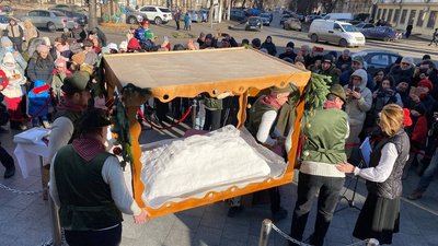 В Одесі встановили рекорд України з найбільшого різдвяного штолену В Одесі встановили рекорд України з найбільшого різдвяного штолену