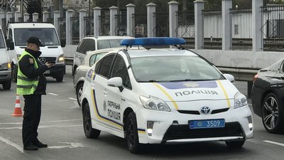 Хотів дати тисячу гривень хабаря патрульним: на Буковині оштрафували водія