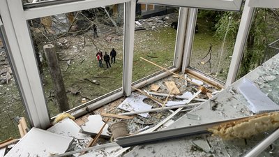 обстріли, Херсон, будинок, 15 травня 2024 року, авіаудар обстріли, Херсон, будинок, 15 травня 2024 року, авіаудар