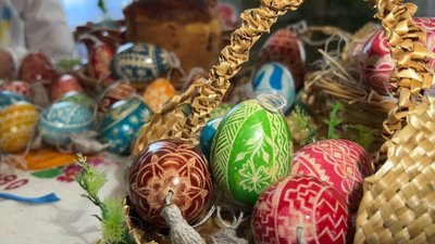 Майстриня з Львівщини розвиває мистецтво писанки-дряпанки на рівненському Поліссі Майстриня з Львівщини розвиває мистецтво писанки-дряпанки на рівненському Поліссі