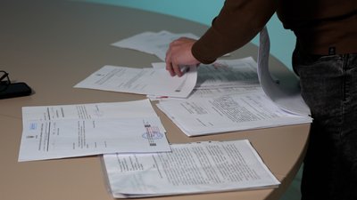 17 вантажівок гуманітарної допомоги: зникли чи ні? Позиція волонтера Романа Коломійця, Чернігівської ОВА та облради 17 вантажівок гуманітарної допомоги: зникли чи ні? Позиція волонтера Романа Коломійця, Чернігівської ОВА та облради