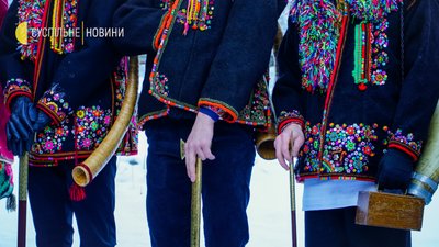 "Проживіть. Прослухайте, прочуйтеся!". Репортаж про коляду й Різдво в Криворівні "Проживіть. Прослухайте, прочуйтеся!". Репортаж про коляду й Різдво в Криворівні