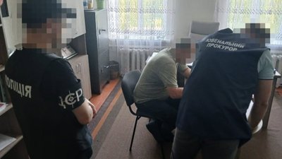 Оголошення підозри депутату Луківської селищної ради та директору училища Сергію Омелюху
