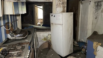У Херсонській громаді комісія обстежила близько трьохсот будинків, затоплених та зруйнованих обстрілами РФ У Херсонській громаді комісія обстежила близько трьохсот будинків, затоплених та зруйнованих обстрілами РФ