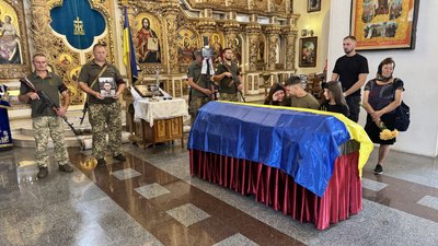 У Полтаві попрощалися із 50-річним захисником Олександром Чесноковим
