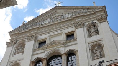 У Львові завершили основні роботи з реставрації фасаду Гарнізонного храму У Львові завершили основні роботи з реставрації фасаду Гарнізонного храму