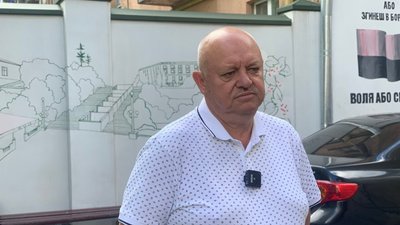 У Тернополі біля дамби ставу змінюють правила кругового руху У Тернополі біля дамби ставу змінюють правила кругового руху