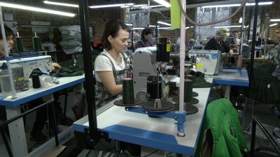 "Дуже гострий дефіцит": у Рівному безкоштовно навчають швачок. Які умови "Дуже гострий дефіцит": у Рівному безкоштовно навчають швачок. Які умови