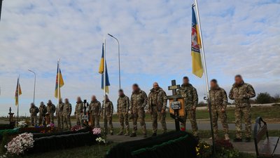 На Вінниччині встановили меморіальну дошку загиблому КОРДівцю На Вінниччині встановили меморіальну дошку загиблому КОРДівцю