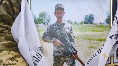 На Чернігівщині попрощалися з молодшим сержантом Костянтином Бартошем, який загинув на Донеччині