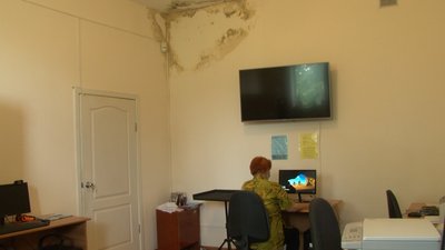 Черкасці просять відремонтувати місцеву бібліотеку Черкасці просять відремонтувати місцеву бібліотеку
