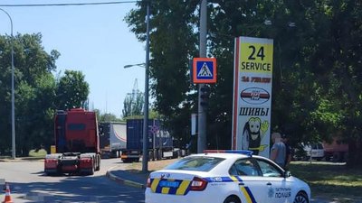 Біля Одеси водій збив жінку та її 7-річну доньку. Матір померла у лікарні