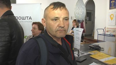 Черги до відділення Укрпошти: у Луцьку відбулось спецпогашення марки "Рускій воєнний корабль… всьо"