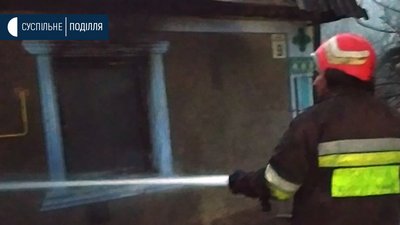 Під час пожежі житлового будинку на Хмельниччині загинула 73-річна жінка