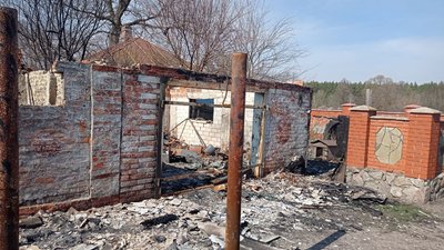 “Згоріло все”, — історія мешканки Сумщини, яка втратила домогосподарство через російський снаряд “Згоріло все”, — історія мешканки Сумщини, яка втратила домогосподарство через російський снаряд