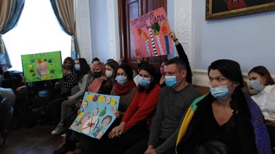 11 дитсадків у Миколаєві проти переходу на централізоване харчування дітей. У чому причина