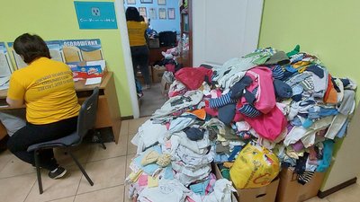 Одяг, підгузки, дитяче харчування. Де у Сумах отримати допомогу родинам у скрутному становищі Одяг, підгузки, дитяче харчування. Де у Сумах отримати допомогу родинам у скрутному становищі