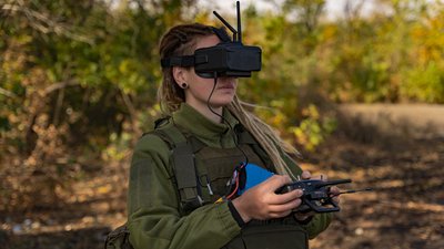 Аеророзвідниця 17-ї танкової Криворізької бригади розповіла про службу Аеророзвідниця 17-ї танкової Криворізької бригади розповіла про службу