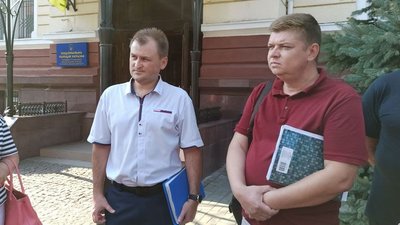 20 фермерів з Миколаївщини звинувачують ексдепутата облради Івануну в рейдерстві 20 фермерів з Миколаївщини звинувачують ексдепутата облради Івануну в рейдерстві