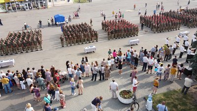 Парад військових: у місті на Волині зустріли бійців 14 ОМБР