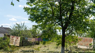 Постільна білизна вбирає запахи осені. Чернігівщина Постільна білизна вбирає запахи осені. Чернігівщина