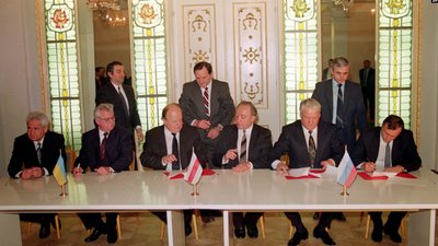 Леонід Кравчук: між комунізмом і незалежністю. Ретроспекція рішень і поглядів Леонід Кравчук: між комунізмом і незалежністю. Ретроспекція рішень і поглядів