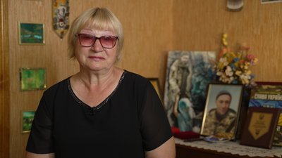 В центрі композиції — статуя Олександра Мацієвського: у Ніжині зводять меморіал загиблим військовим В центрі композиції — статуя Олександра Мацієвського: у Ніжині зводять меморіал загиблим військовим