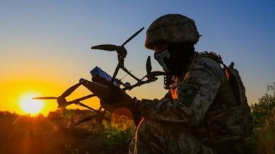 Український військовий, дрон, Антонівський міст, Волошин