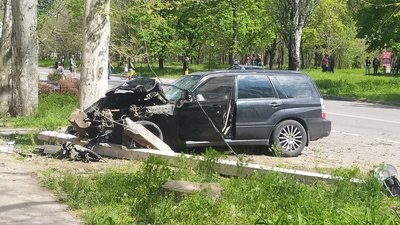 У середмісті Херсона сталася аварія. Водійку авто доправили до лікарні
