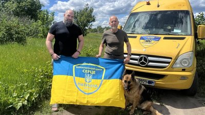 "Став твердим горішком": волонтер з Луцька кілька разів на тиждень їздить на передову "Став твердим горішком": волонтер з Луцька кілька разів на тиждень їздить на передову