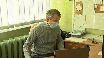 Діти - вдома, вчителі - у школах. Як у Сумах організували дистанційне навчання школярів Діти - вдома, вчителі - у школах. Як у Сумах організували дистанційне навчання школярів