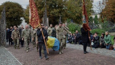На Тернопільщині попрощалися з загиблим військовим Василем Мармусом На Тернопільщині попрощалися з загиблим військовим Василем Мармусом