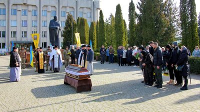 провели в останню дорогу воїна Миколу Урбанського провели в останню дорогу воїна Миколу Урбанського