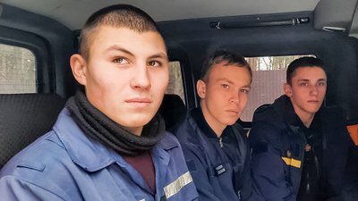 Черкаські курсанти-рятувальники витягли з води двох рибалок Черкаські курсанти-рятувальники витягли з води двох рибалок