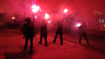 Частину міста перекрили: у Луцьку відбувся марш та смолоскипна хода Частину міста перекрили: у Луцьку відбувся марш та смолоскипна хода